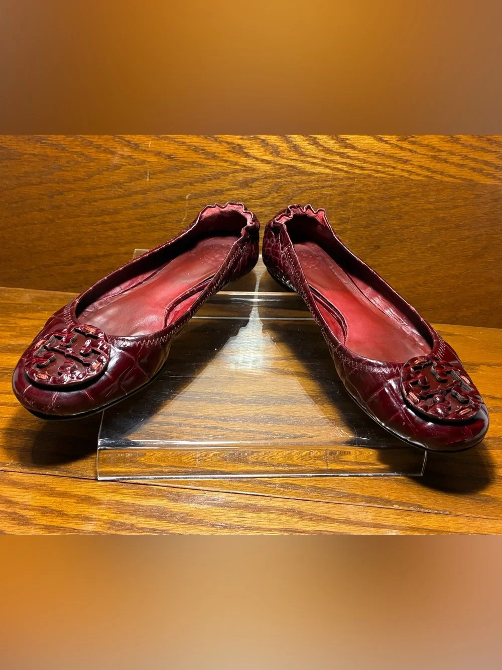 Y2K Tory Burch Reva Logo Croc Embossed Patent Leather Ballet Flats Burgundy 8.5